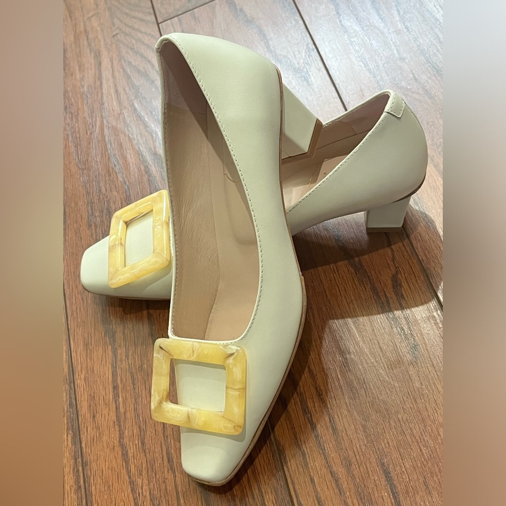 Roger Vivier Leather Pump sz 38